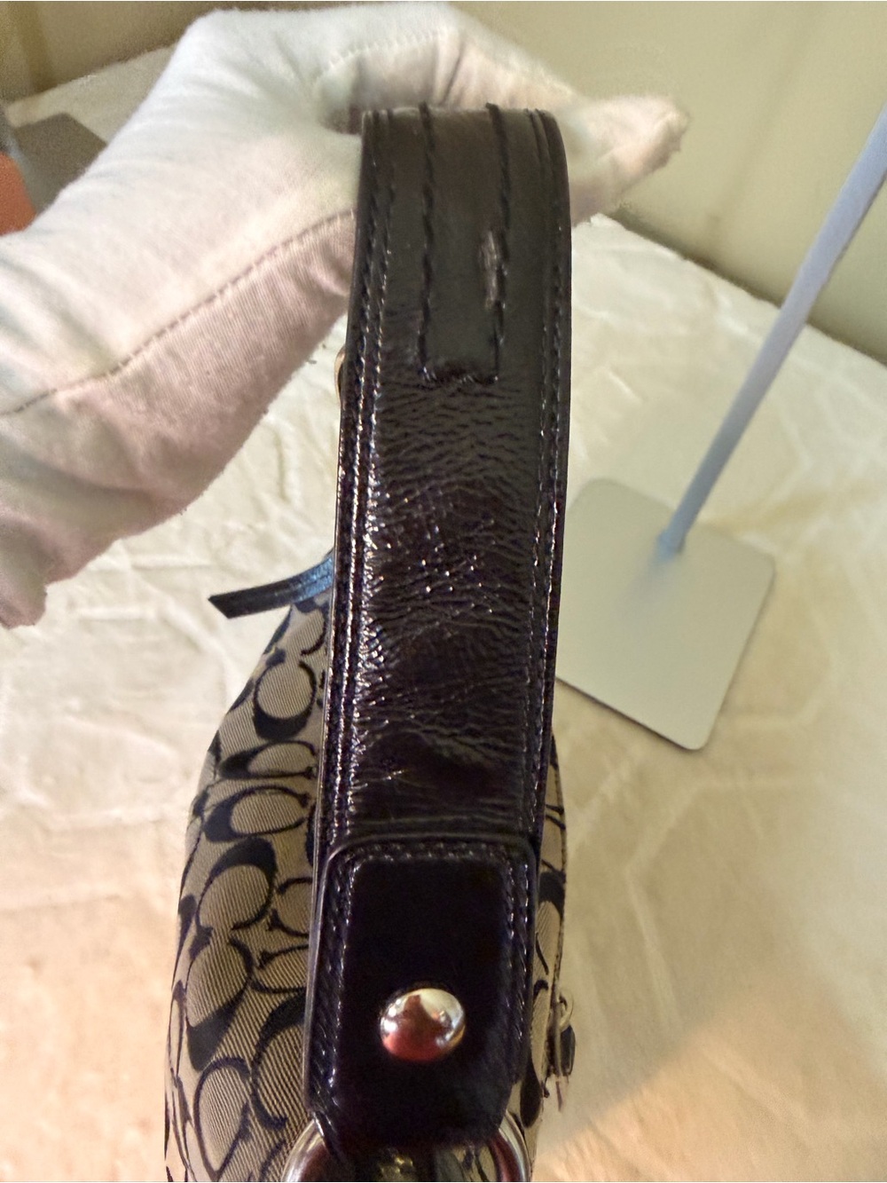 Coach signature SoHo Shoulder Bag - Picture 9 of 16
